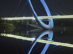 -南京眼步行桥