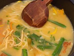 -银米·云南传统过桥米线(双廊黑金冠店)