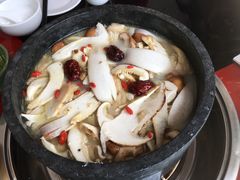 -南渝食府.墨脱石锅松茸鸡