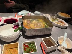 -左庭右院鲜牛肉火锅黑金店(陆家嘴中心店)