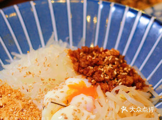 发现食物的99种味道｜今天吃了一大碗冲绳炖肉拌饭
