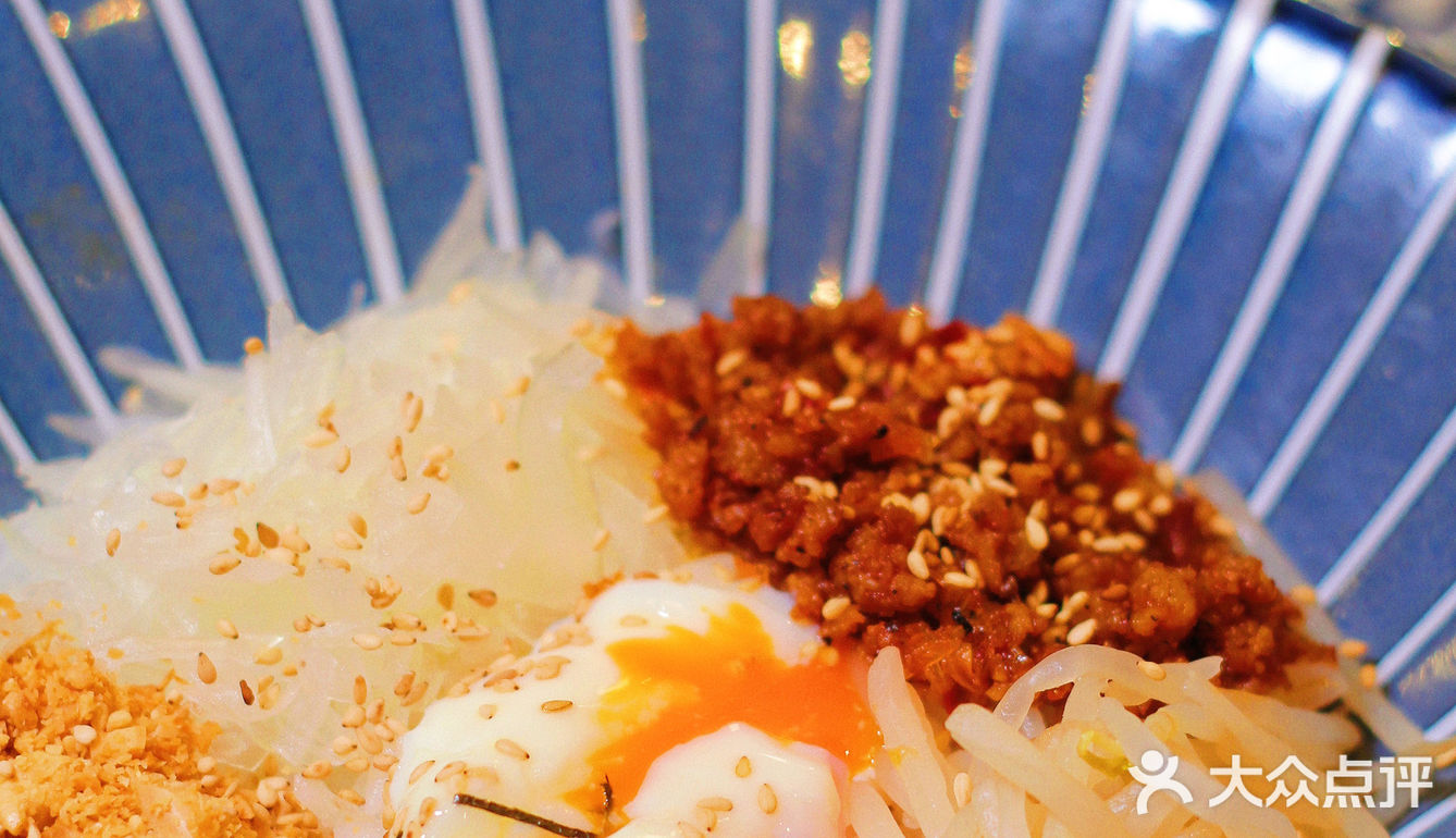 发现食物的99种味道｜今天吃了一大碗冲绳炖肉拌饭