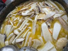 -南渝食府.墨脱石锅松茸鸡