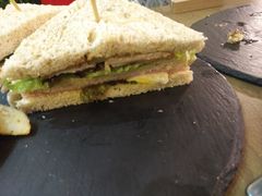 -HIGH FIVE哈福手工汉堡(桂林路店)