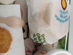 -麦当劳(上海虹桥站30B检票口楼上)