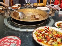 -周老三跷脚牛肉·全牛火锅(非遗传承店)