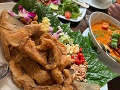 -Chom Cafe and Restaurant