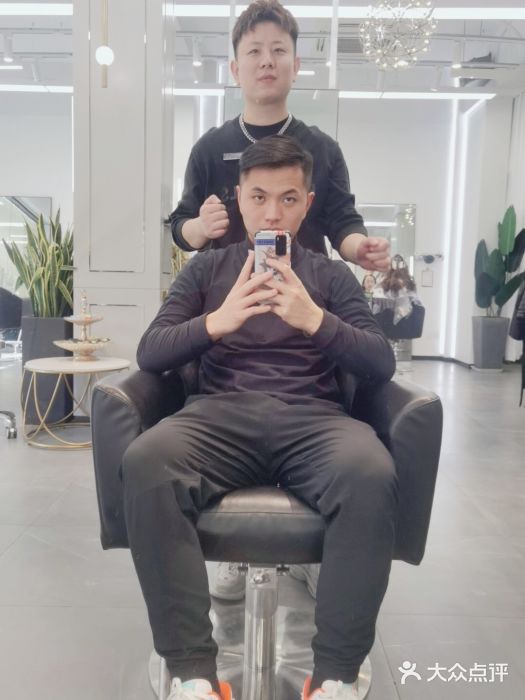 FUTURE HN男士发型风格设计(新天地店)图片