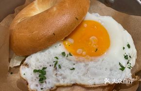 Soft-Boiled Egg Garlic Chicken Bagel