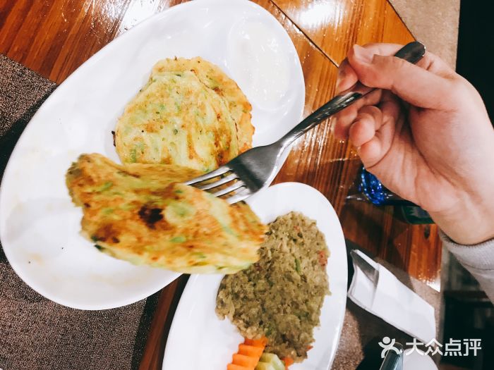 TUK土耳其餐厅·下午茶(卢湾店)西葫芦饼配酸奶图片
