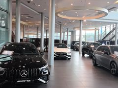 -成都中升之星奔驰4S店