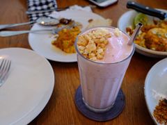 草莓奶昔-ROAST coffee & eatery