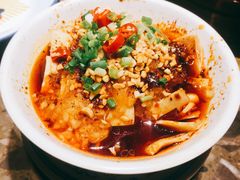 -沪小二炭火蛙锅(淮海中路美食不夜城店)