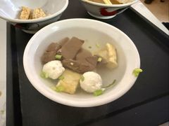 -松树干拌面店