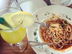 -Chom Cafe and Restaurant