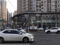 -上海星瀚奔驰4S店(长寿路店)