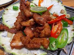 柠檬叶酥小排-老滇山寨•云南特色菜•地方菜•民族风情歌舞表演(金碧店)