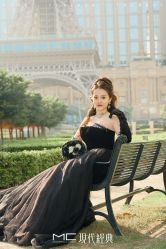 -现代经典婚纱摄影