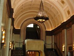 东门大厅-上海和平饭店 Fairmont Peace Hotel