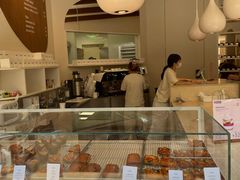 -VERIE BAKEHOUSE