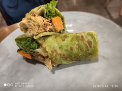 咖喱鸡肉拉法卷-Wagas沃歌斯(太古汇店)