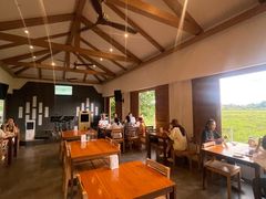 -Chom Cafe and Restaurant