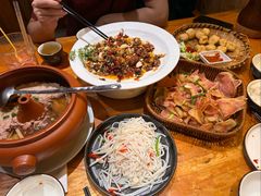 -老滇山寨•云南特色菜•地方菜•民族风情歌舞表演(金碧店)