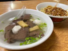-松树干拌面店