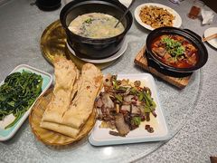 -土砂锅生态山庄·非遗砂锅雅鱼