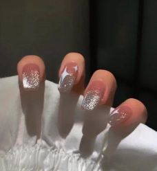 -悦指间美甲美睫
