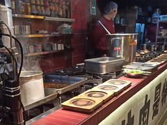 -有红鸡毛店·砂锅菜(抚琴夜市店)