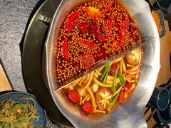 -湊湊火锅·茶憩(南京东路悦荟店)