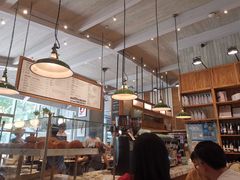 大堂-星巴克臻选(湖滨道店)