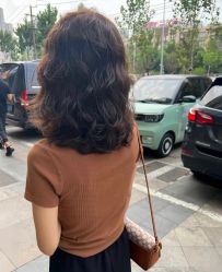 -十六番发型师事务所