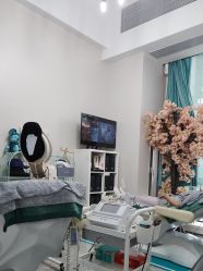 -黑奥秘脱发白发中心