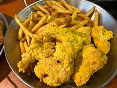 -BHC炸鸡(明洞总店)