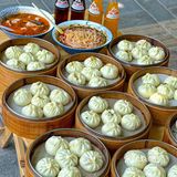 震惊！西安这家包子店排队有30米了吧！