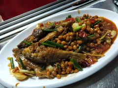 黄豆焖禾花鱼-老友记海鲜粥店