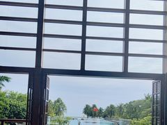 -亚龙湾喜来登·美景台大堂吧