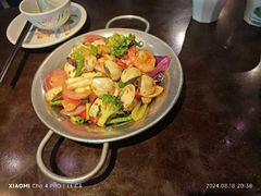 -大头虾越式风味餐厅(光明广场店)