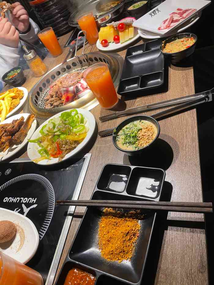 火炉火自助餐(顺义华联店"第一次和朋友们一起聚餐啊 选择了火炉火