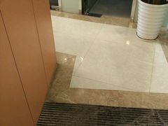 -瑞尔齿科(上海长风大悦城店)