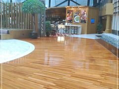 -上海滴水湖皇冠假日酒店