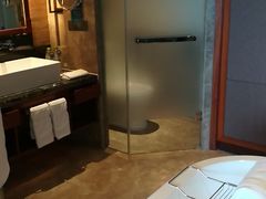 -三亚湾海居铂尔曼度假酒店