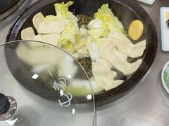 -屯老二农家铁锅炖·行业领军者(梅江店)