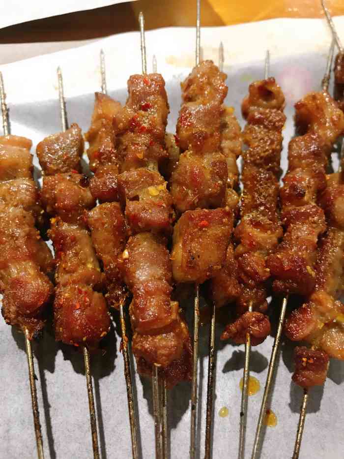 老崔烧烤(阜城路店)-"90如果和同事的关系还不错 那这真的是个.