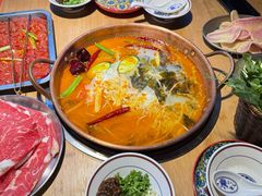 -洱火云南酸菜牛肉火锅(石景山当代商城店)