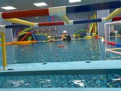 -蓝鲸奇亲子游泳俱乐部