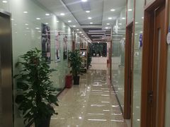 -茂菊口腔连锁(浦东南路店)