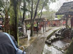 -土砂锅生态山庄·非遗砂锅雅鱼